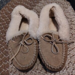 L.L Bean Sheepskin Lined Suede Slippers